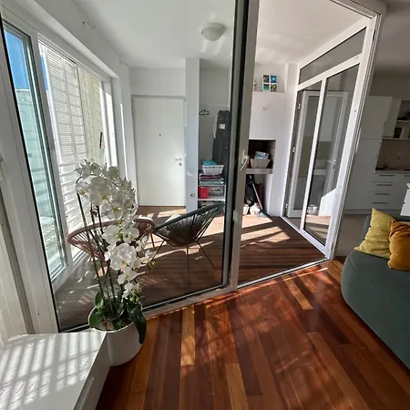 2br Apartment-next To Old Town-private Parking