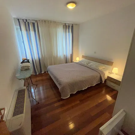 2br Apartment-next To Old Town-private Parking Daire *